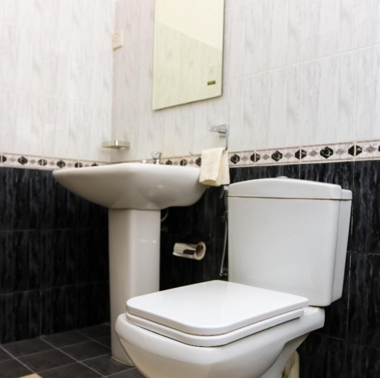 Oyo Motelvip Коломбо Екстер'єр фото
