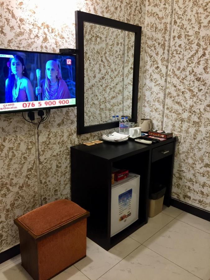 Oyo Motelvip Коломбо Екстер'єр фото
