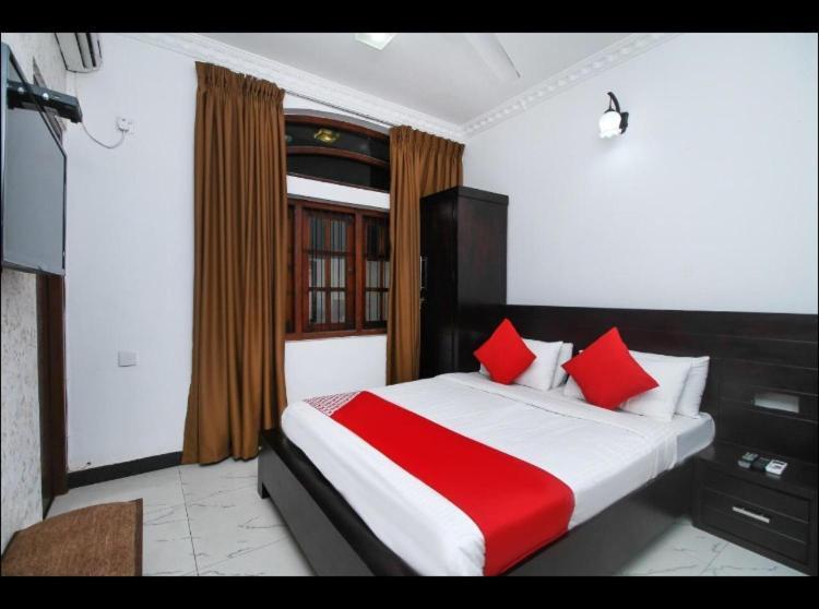 Oyo Motelvip Коломбо Екстер'єр фото
